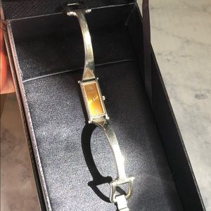 Classic & Feminine Gucci Ladies Timepiece